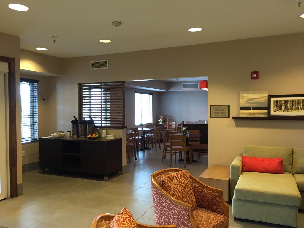 Country & By Radisson, Lima, Oh