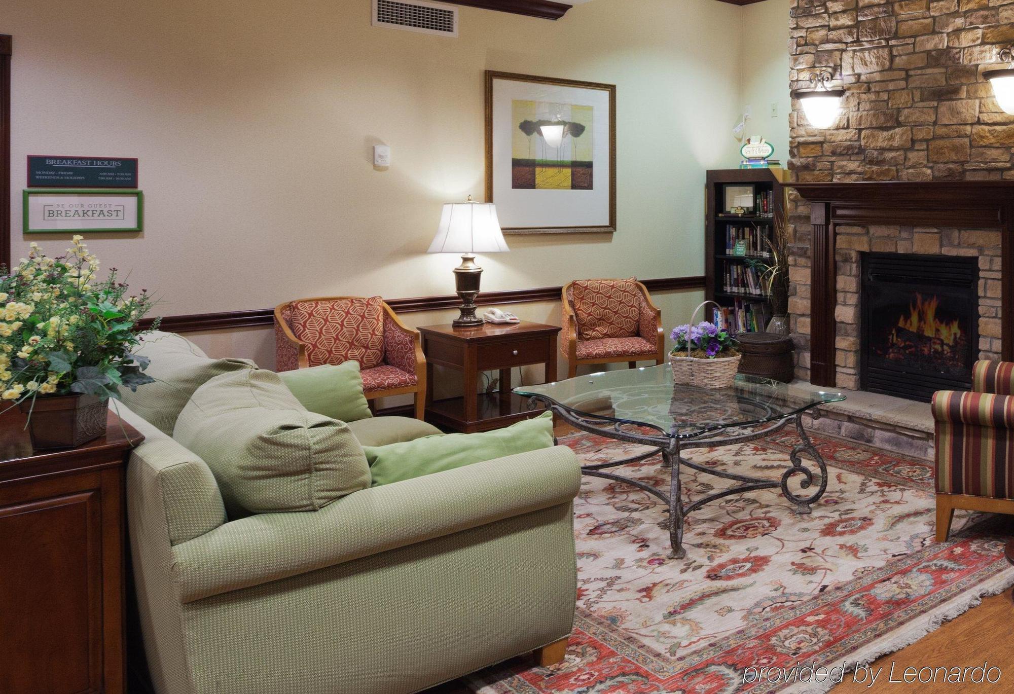 Country & By Radisson, Lima, Oh Hotel