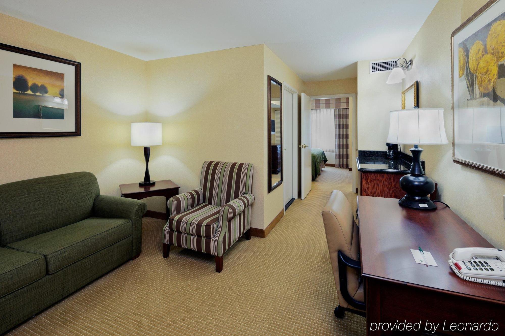 Country & By Radisson, Lima, Oh