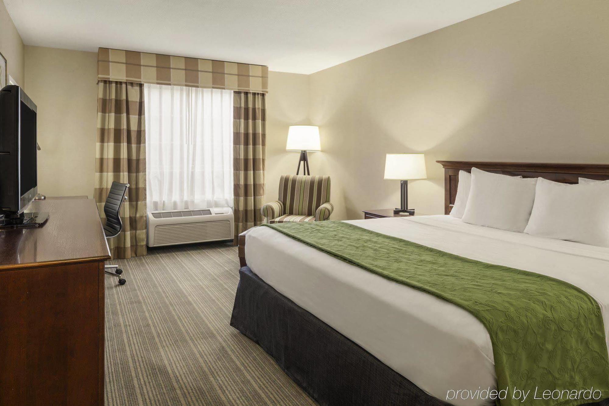 Country & By Radisson, Lima, Oh