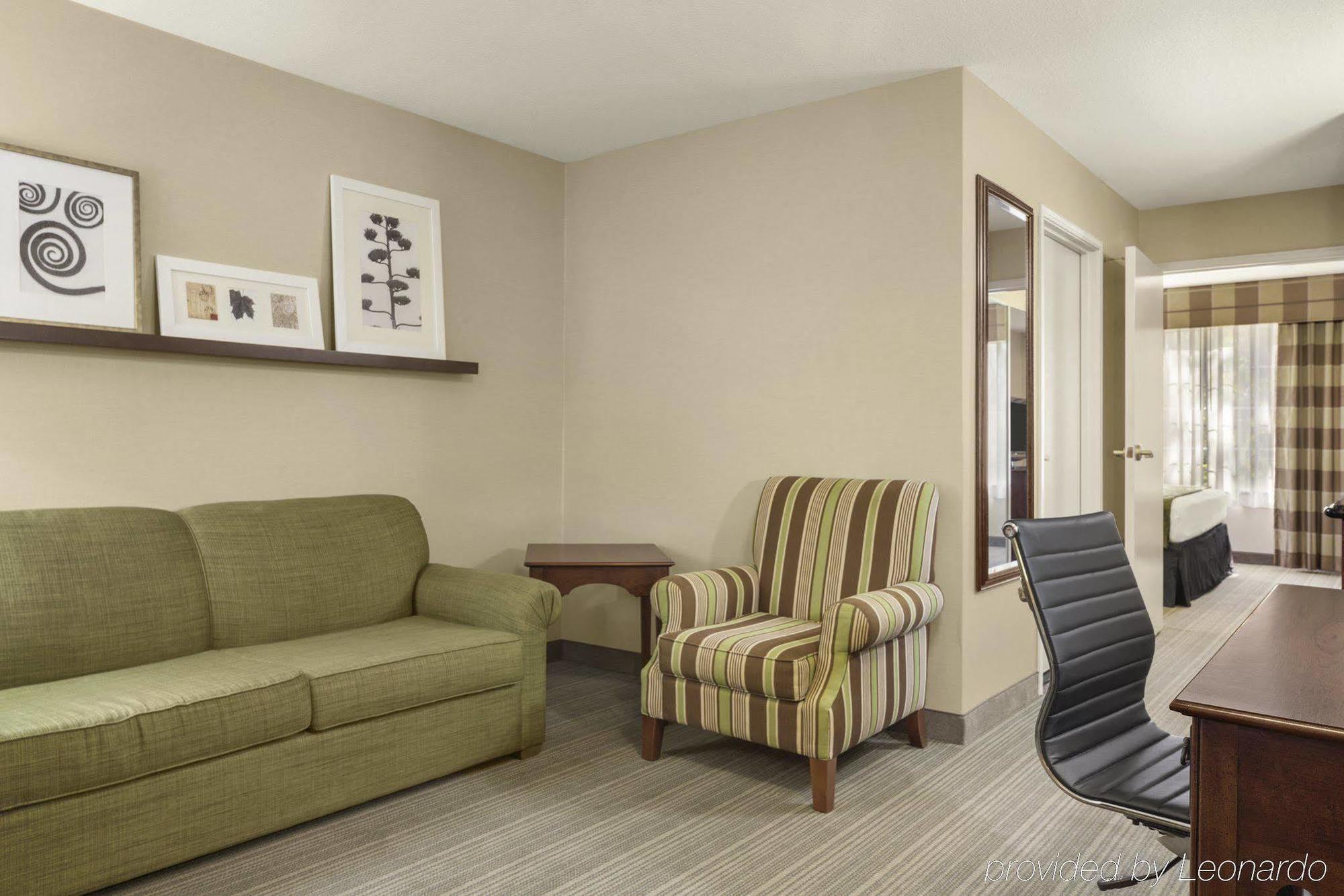 Country & By Radisson, Lima, Oh 3*