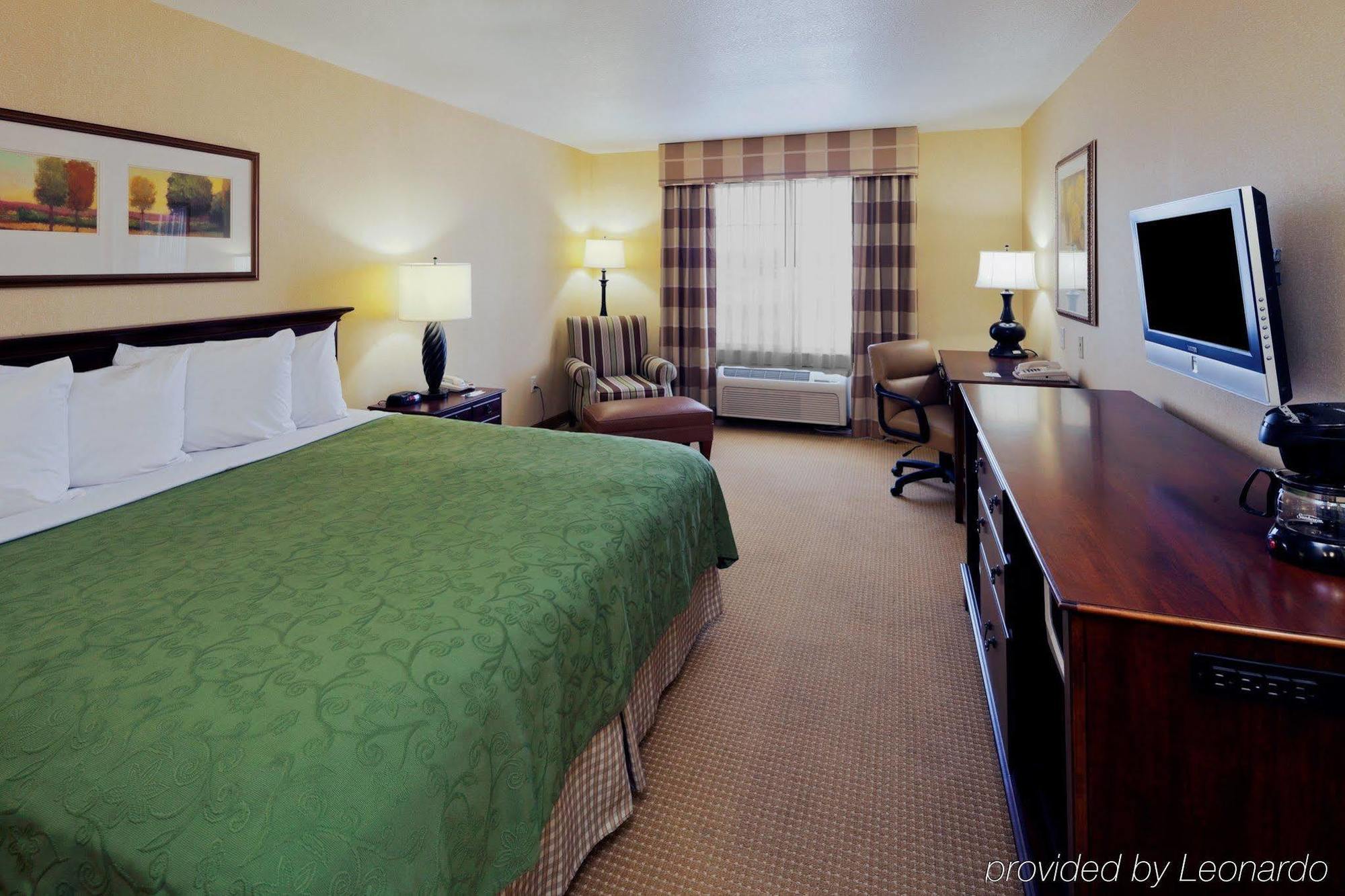 Country & By Radisson, Lima, Oh