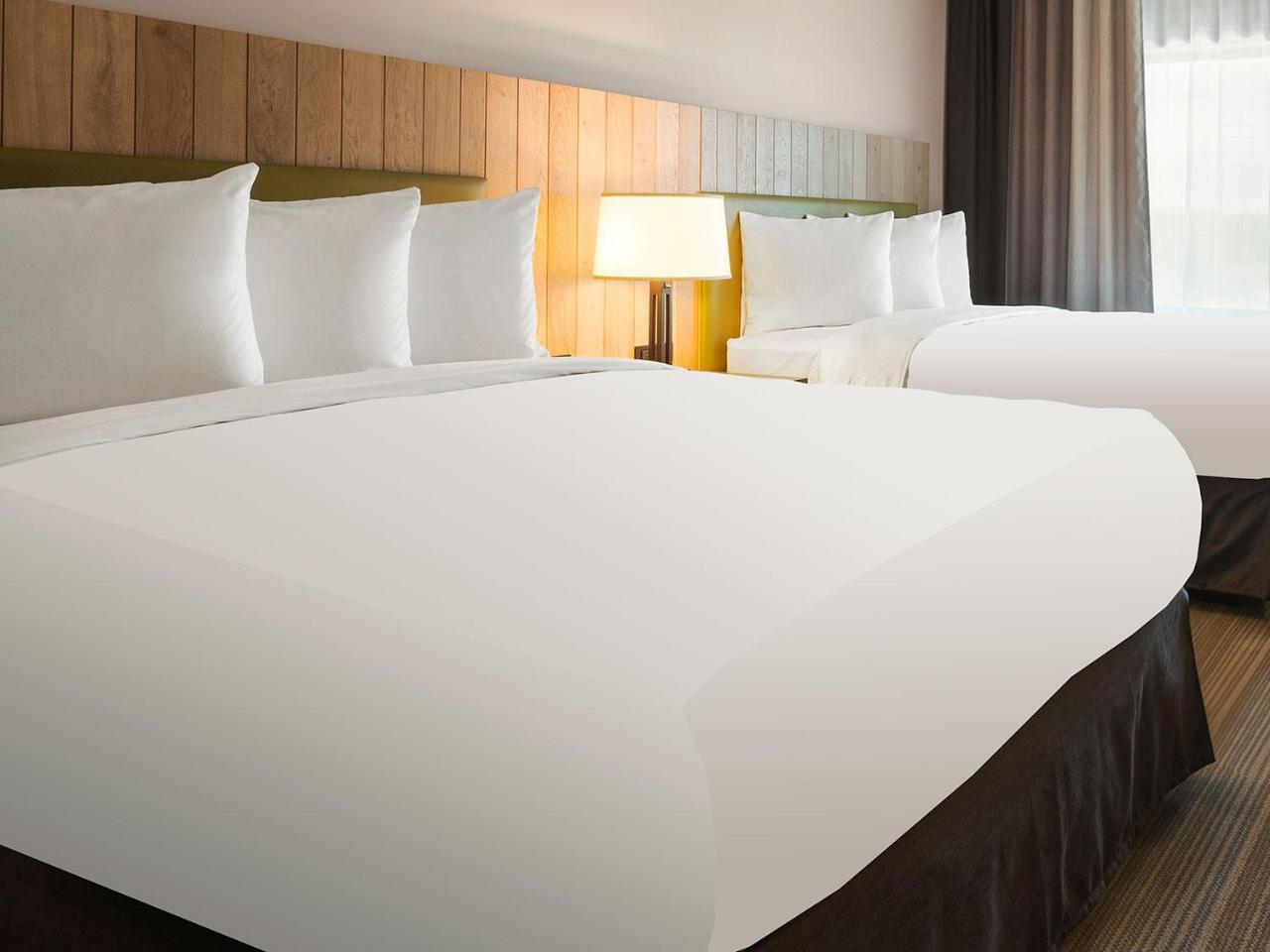 Country & By Radisson, Lima, Oh Hotel