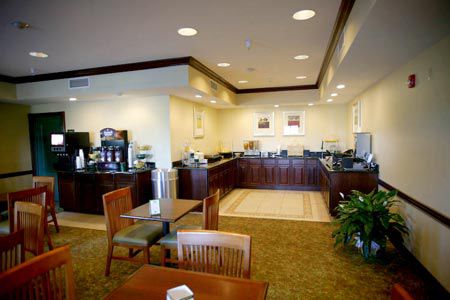 Hotel Country & By Radisson, Lima, Oh 3*